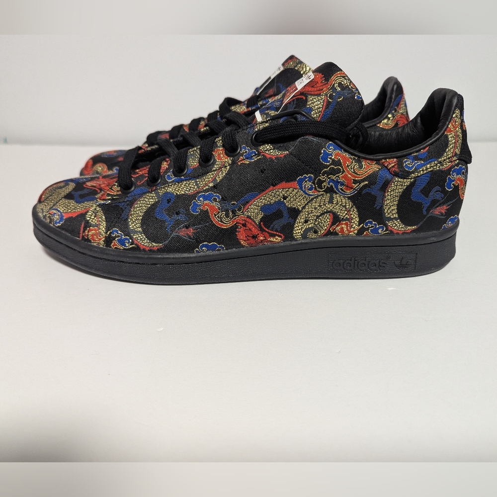**RARE Adidas Stan Smith "Dragon Boat Festival" Shoes - Picture 2 of 9